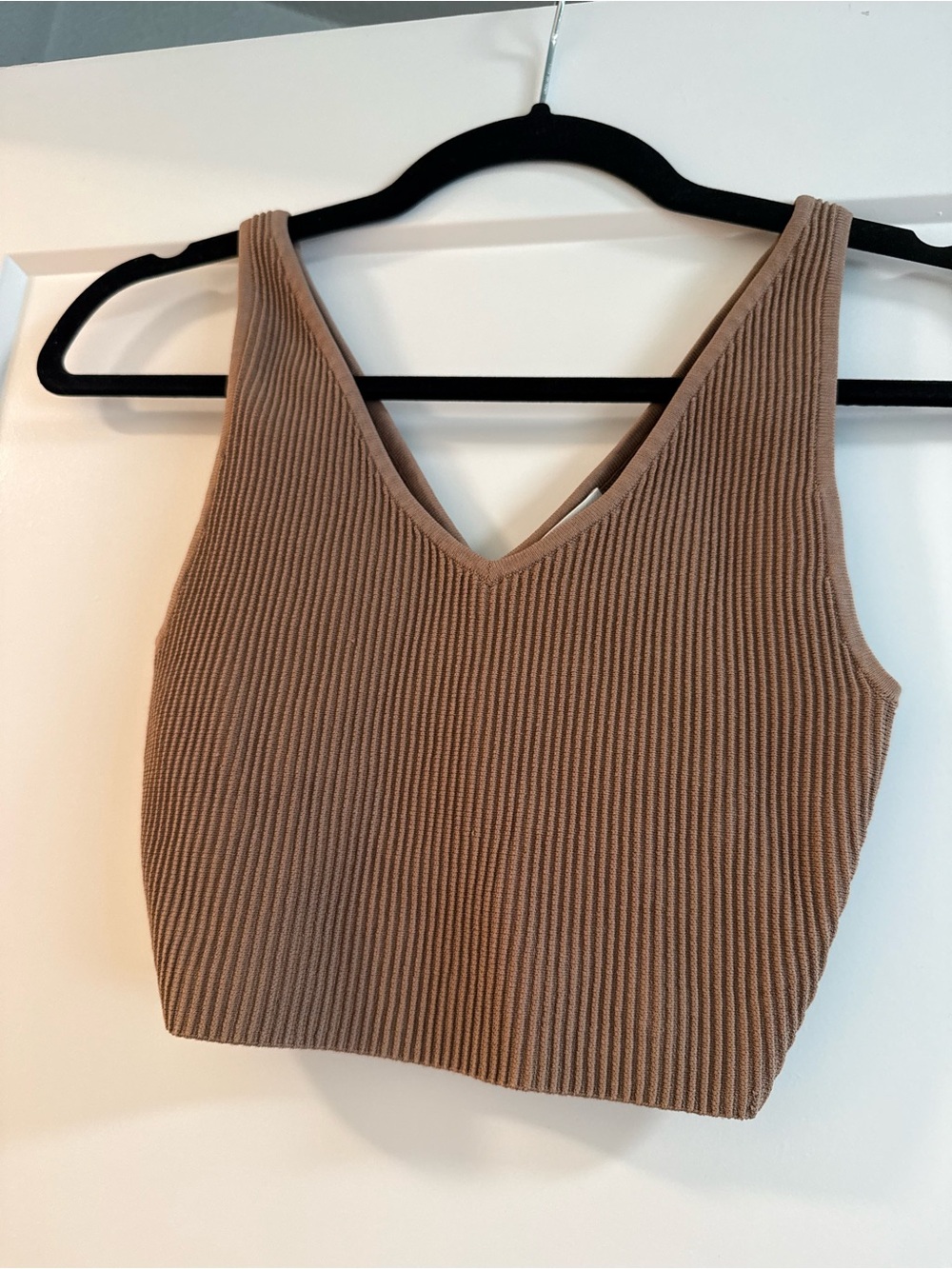Babaton Ribbed V-Neck Cropped Tank Top - Taupe